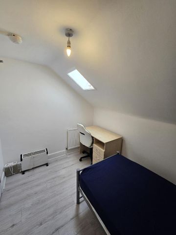 1 bedroom house of multiple occupation to rent - Photo 5
