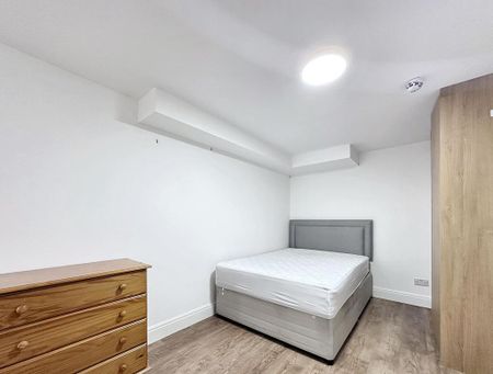 5 bedroom terraced house to rent - Photo 4