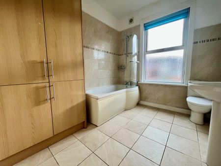 Low Lane, Leeds, Horsforth - Photo 4