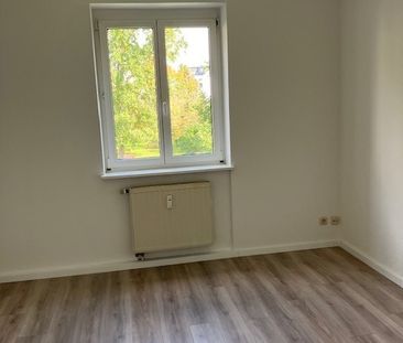 Kleine 3-Raum-Wohnung mit Loggia in ruhiger und grüner Lage in Dres... - Foto 1