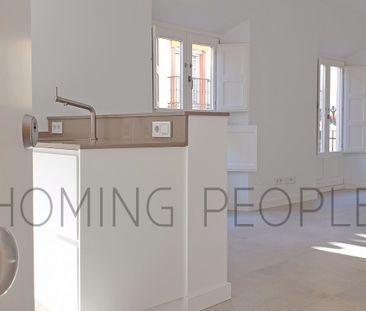 Apartamento moderno y luminoso en un edificio céntrico y con encanto - Photo 1