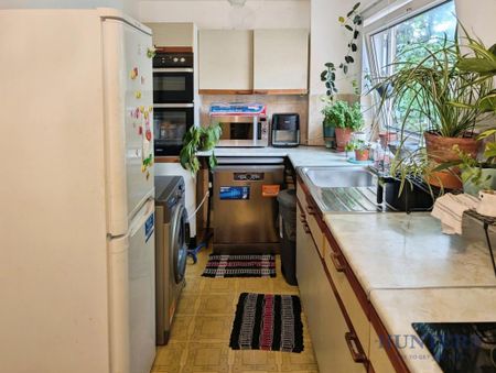 3 bedroom flat to rent - Photo 5