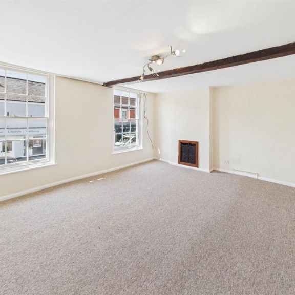 2 BED Apartment To rent - Photo 1