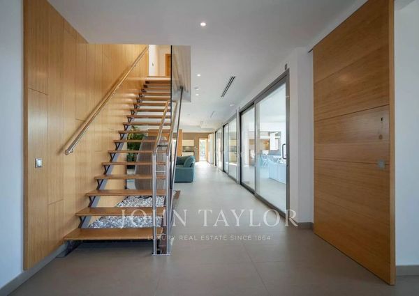 Luxury Villa for rent in Cap Martinet, Spain