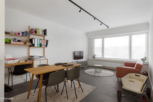 Gelijkvloers appartement met terras en tuin. - Photo 1