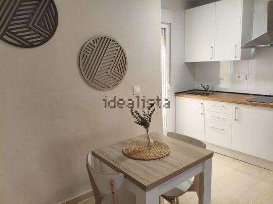 Alquiler de piso en Calle Martín Delgado - Photo 1