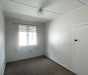 Tidy 3 Bedroom Family Home in Te Hapara! - Photo 4