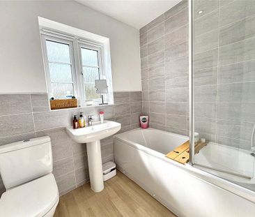 3 bedroom detached house to rent - Photo 5