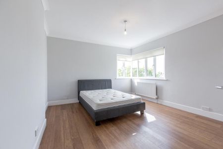 4 bedroom flat to rent - Photo 3