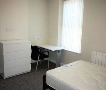 3 bedroom private hall to rent - Photo 4