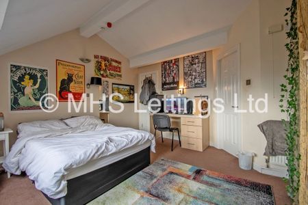 3 Bedroom Flat for rent in Broomfield Crescent - Photo 3