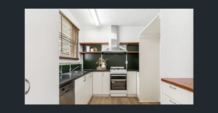 SPACIOUS SOLID BRICK FAMILY HOME - HAPPY HOLIDAYS! - Photo 5