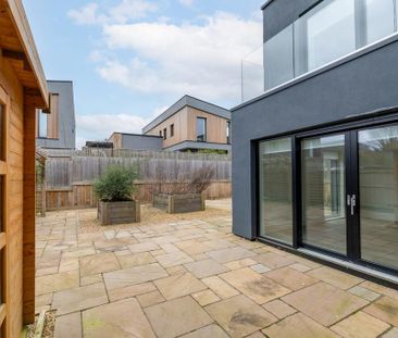 4 bedroom detached house to rent - Photo 1