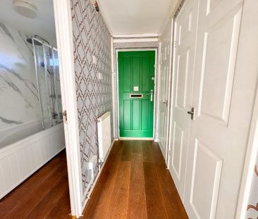 2 bedroom ground floor flat to rent - Photo 2