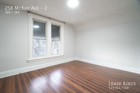 258 McKay Ave - Photo 3