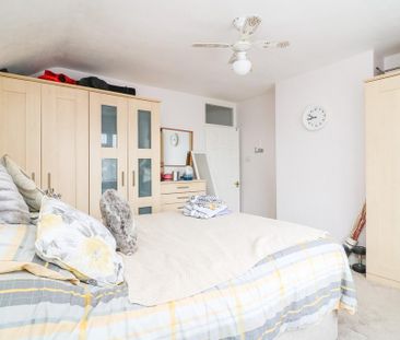 4 bedroom semi-detached house to rent - Photo 2