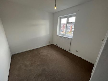 2 bedroom semi-detached house to rent - Photo 3