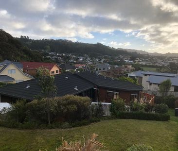 Large family home in a quiet suburb - Photo 3