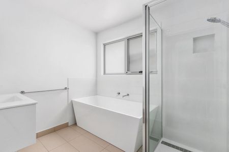 Family Home in Geilston Bay - Photo 5