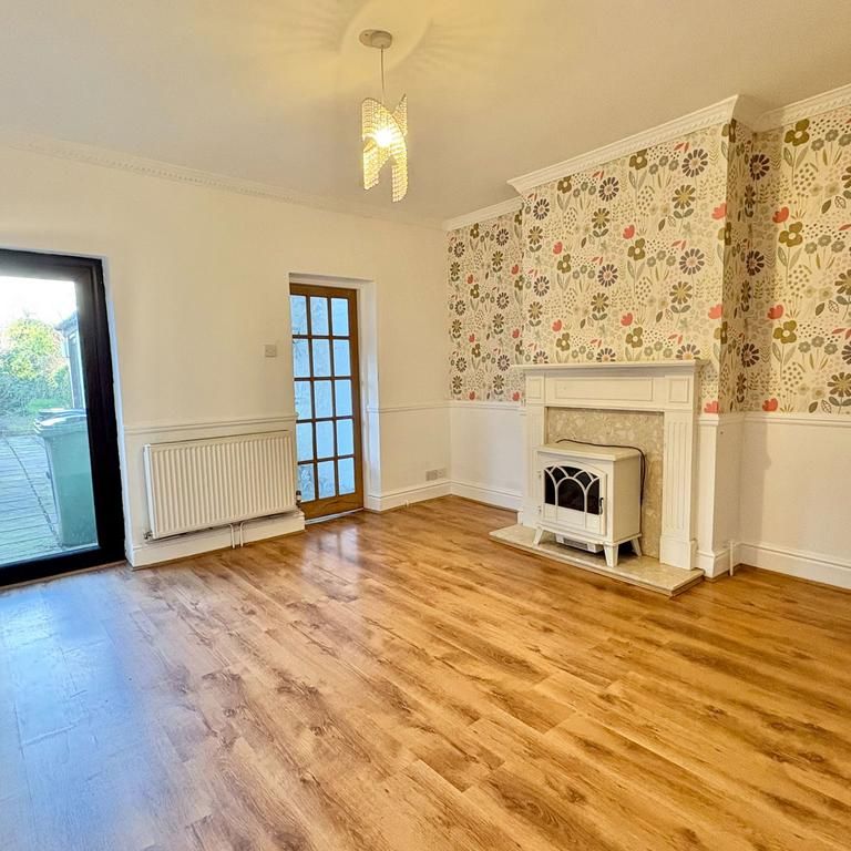 2 bedroom terraced house to rent - Photo 1