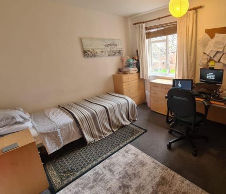 3 bedroom flat to rent - Photo 2