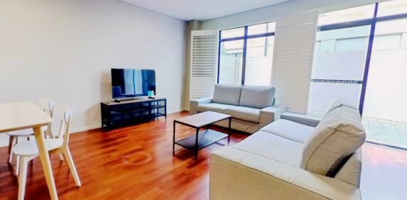 Secondary Bedroom - Photo 2