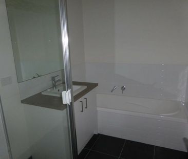 Low maintenance unit - Photo 4