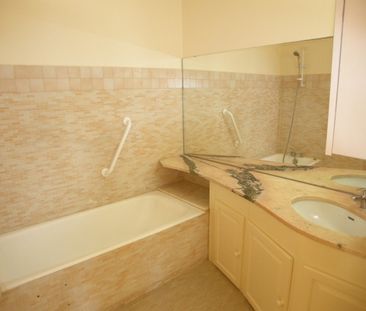 Location Appartement 3 pièces 66m² MONTPELLIER 34000 - Photo 3