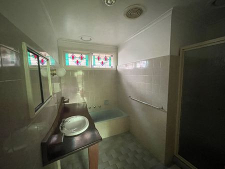 3 Bedroom Home with plenty of Character ! - Photo 3