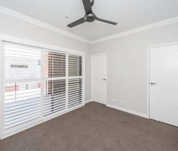 HI Spec Townhouse - Photo 2