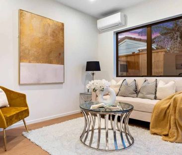 Modern Townhouse – Prime Massey / Royal Height... - Photo 4