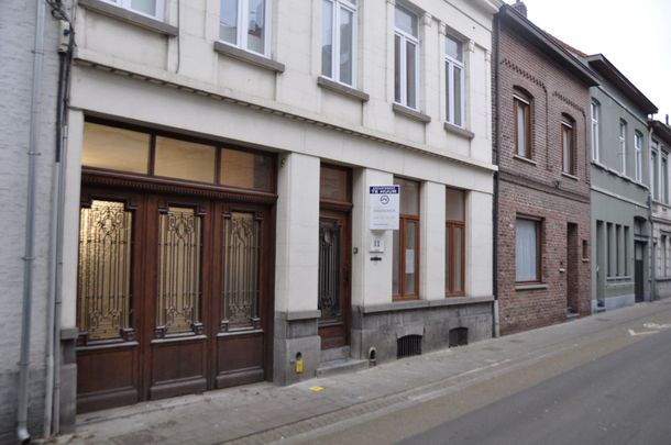 Gelijkvloers appartement met garage - centrum Izegem - Foto 1