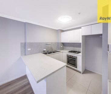 Stylish & Convenient Living in the Heart of Parramatta - Photo 6