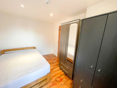 Caledonian Road, Islington, London, N1 - Photo 3