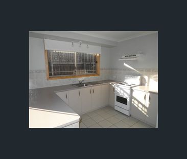 1A Clunie Close, Lindisfarne, Tas 7015 - Photo 2