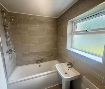 2 bedroom semi-detached house to rent - Photo 4