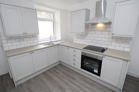 House - Terraced For Rent Princess Street, Abertillery - Photo 2