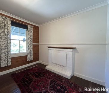 Charming Cottage Close to Town - Photo 4