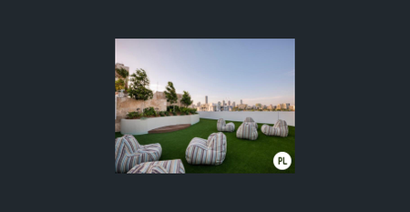 Fully furnished One bedroom with courtyard and direct street access. Amazing rooftop wellness amenities! - Photo 2