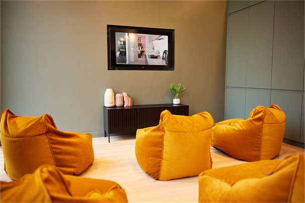 F005 - Moda, Hove Central (Brighton & Hove) - Photo 1