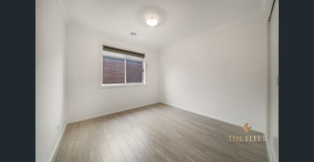 5-Bedroom Home with Multiple Living Areas - Photo 5