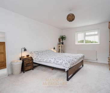 North Street, Turners Hill, RH10 - Photo 1