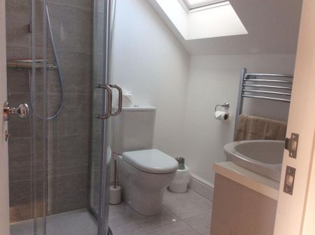 1 bedroom semi-detached house to rent - Photo 5