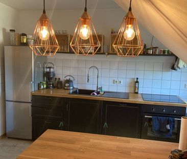 Atelierwohnung mit Einbauküche und Sonnenloggia für Single !! - Foto 1