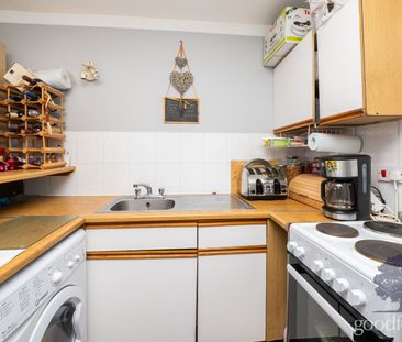 Vellum Drive, Carshalton, SM5 - Photo 3