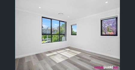 Near new luxury 4 bedroom home - Photo 2