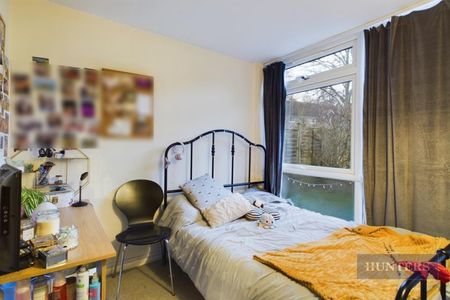 3 bedroom House To Let - Photo 2