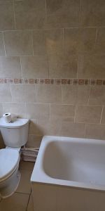 Studio Flat, South Norwood Hill, SE25 - Photo 3