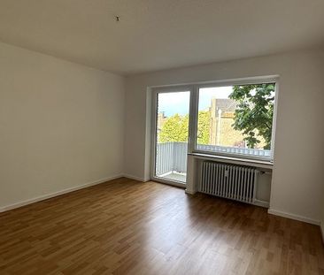 BEZUGSFREIE, FRISCH RENOVIERTE 4 ZIM.-WOHNUNG MIT BALKON IM HERZEN VON LANK-LATUM - Foto 1