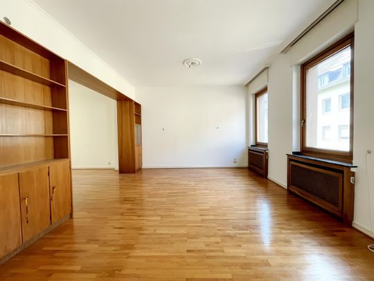 GROßZÜGIGE 2-ZIMMER WOHNUNG IN KREFELDER INNENSTADT ZU MIETEN! - Foto 1